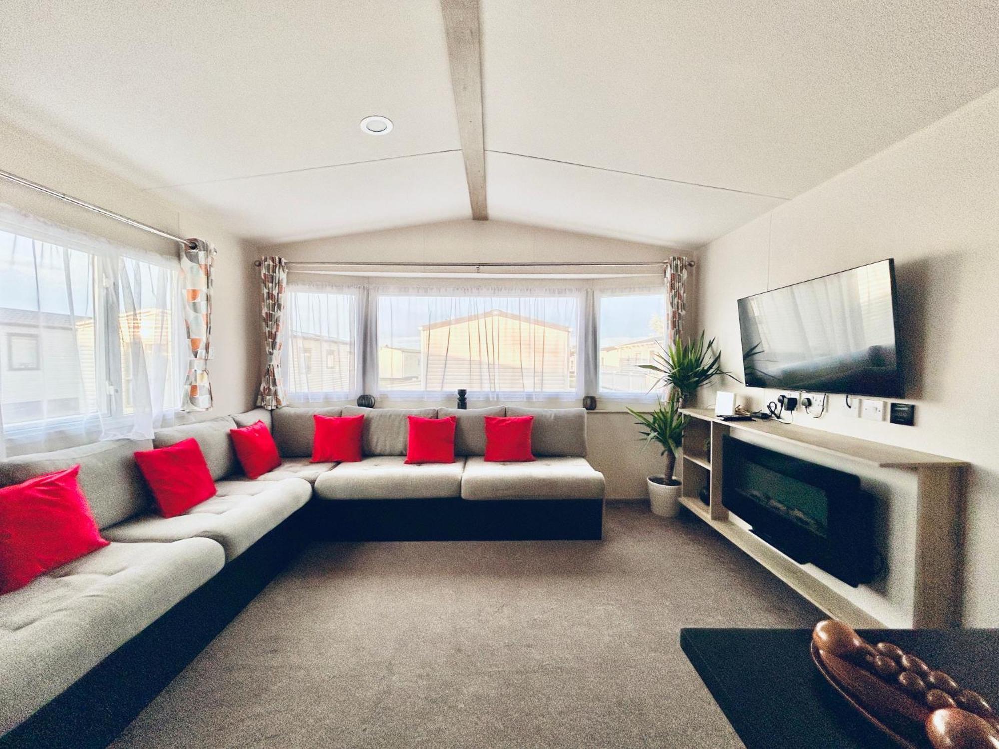Verbjam 6 Berth Caravan Holiday St Osyth Клактон-он-Си Экстерьер фото