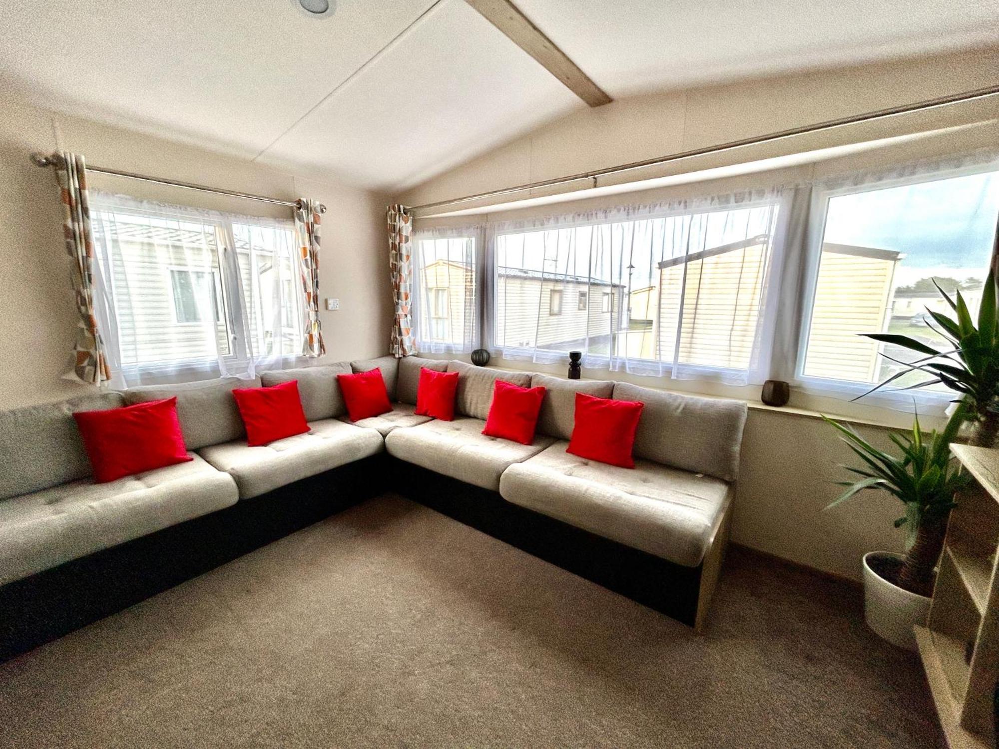 Verbjam 6 Berth Caravan Holiday St Osyth Клактон-он-Си Экстерьер фото
